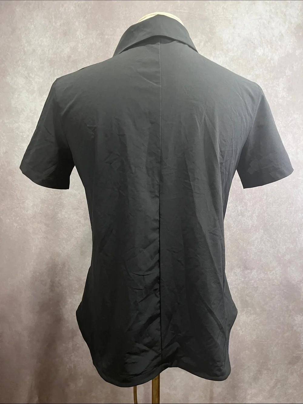 NWT Nike Black Women’s Golf Top Keyhole detail size medium